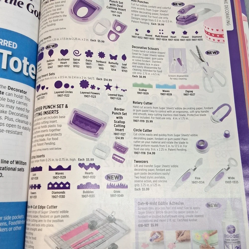 2013 Wilton Yearbook Cake Decorating Wilton 2013 Paperback